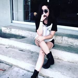 Meet your Posher, Anahita